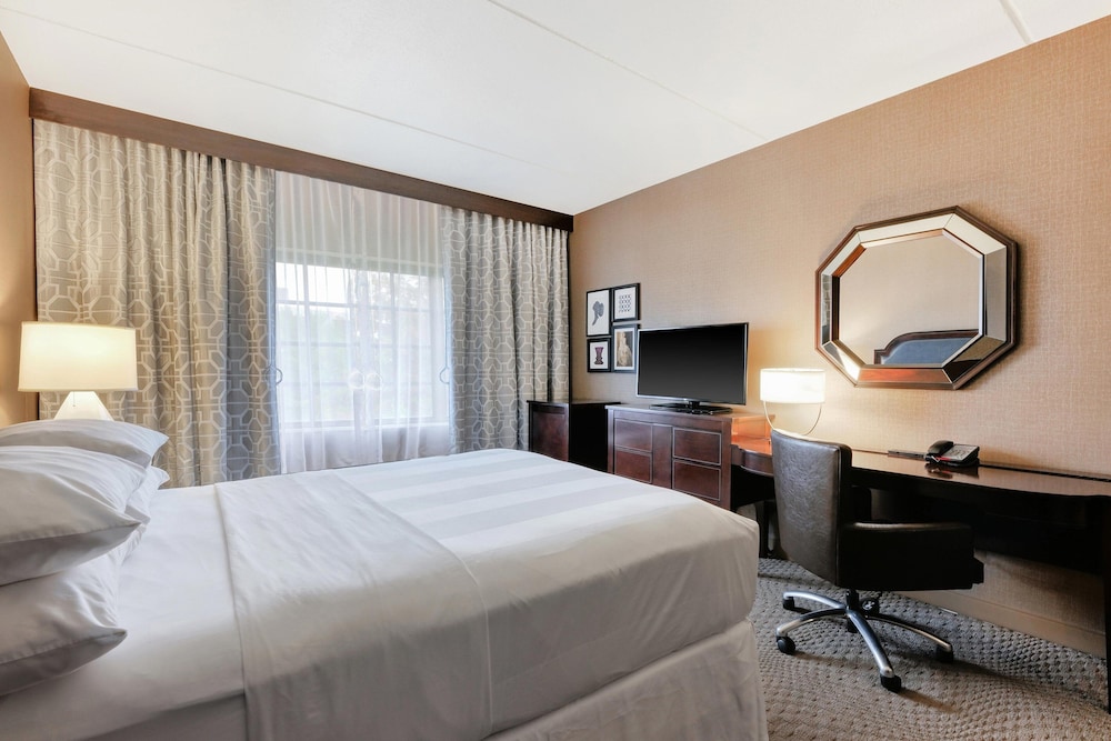 Sheraton Tarrytown Hotel - photo 6