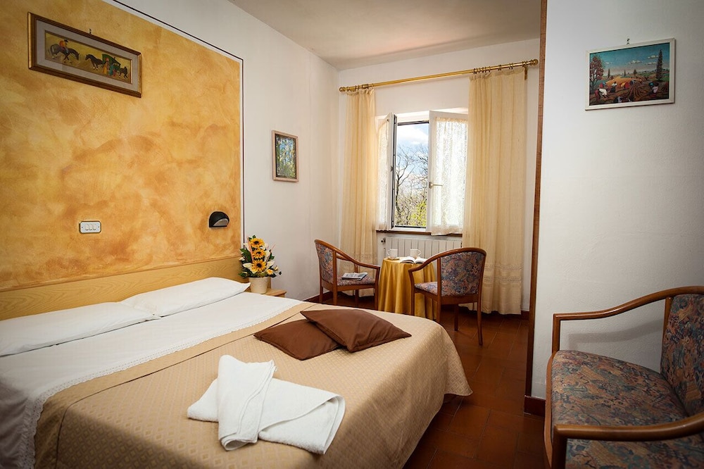 Albergo Ristorante il Fungo in Santa Fiora, Italy