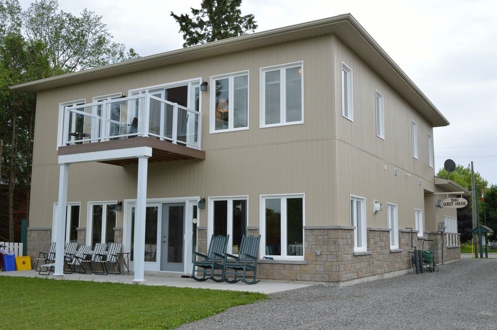 1840 Guest House — 4-Star Luxury Hotel in Smiths Falls, Canada