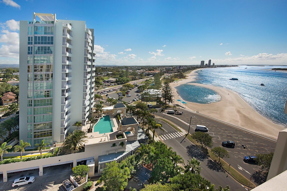 Grand Apartments — 4-Star Luxury Hotel in Labrador, Australia