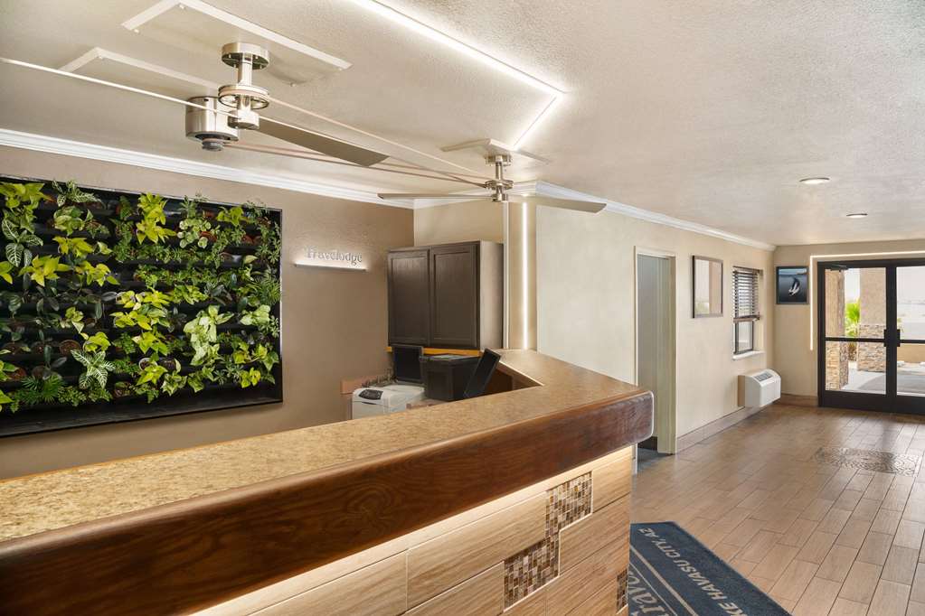 Travelodge by Wyndham Lake Havasu - photo 4