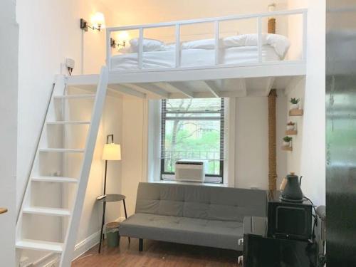 Private room with Shared bath on Union Square 11