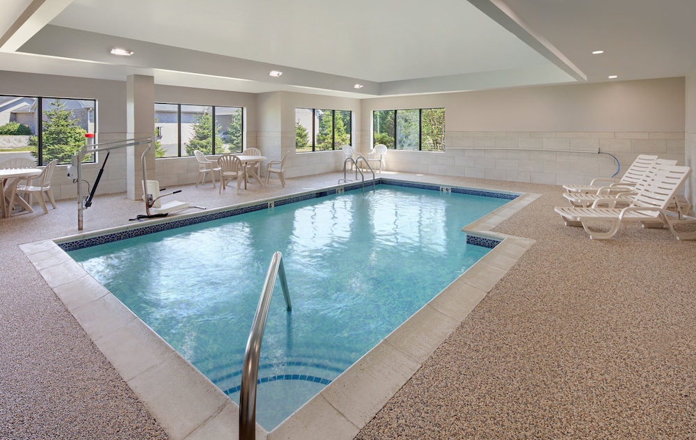 Holiday Inn Express & Suites Bradley Airport by IHG - photo 7