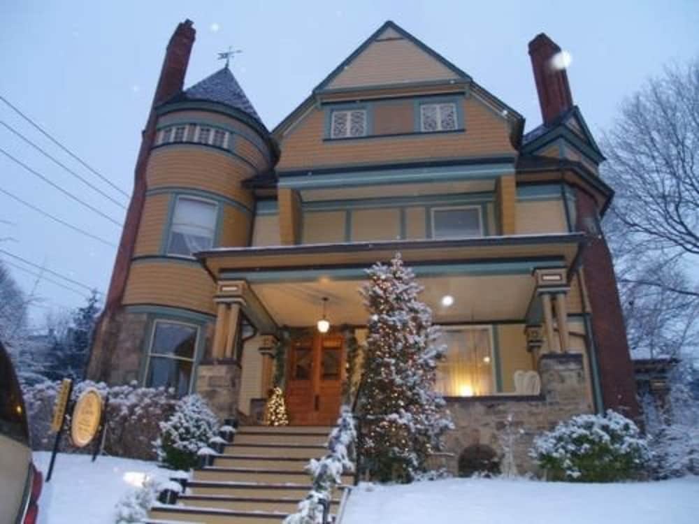 The Queen A Victorian Bed & Breakfast - photo 71