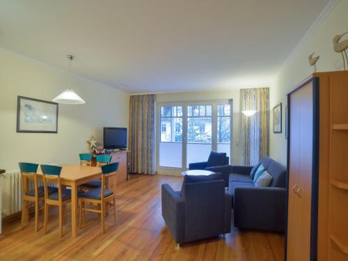 Dünenpark Binz Komfort Ferienwohnung mit 1 Schlafzimmer und Balkon im Obergeschoss 156 — 4-Star Luxury Hotel in Ostseebad Binz, Germany