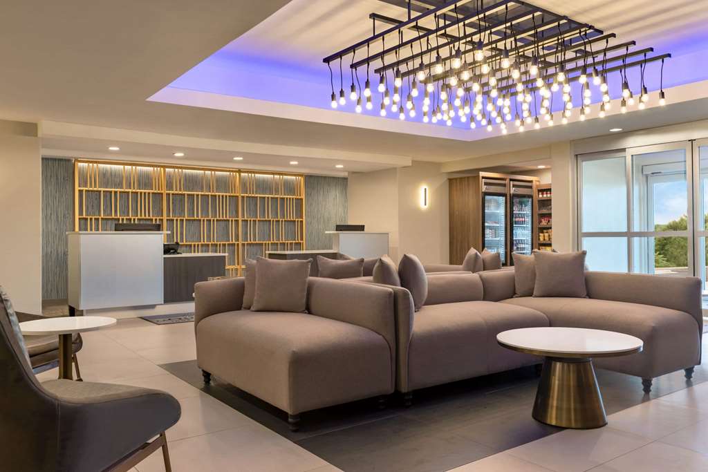 La Quinta Inn & Suites by Wyndham Port Arthur - photo 7