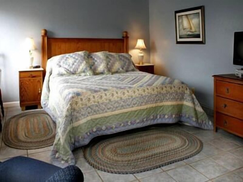 Bodega Harbor Inn - photo 5