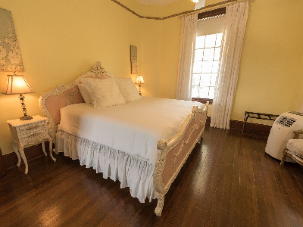 The Olivia Mansion - photo 5