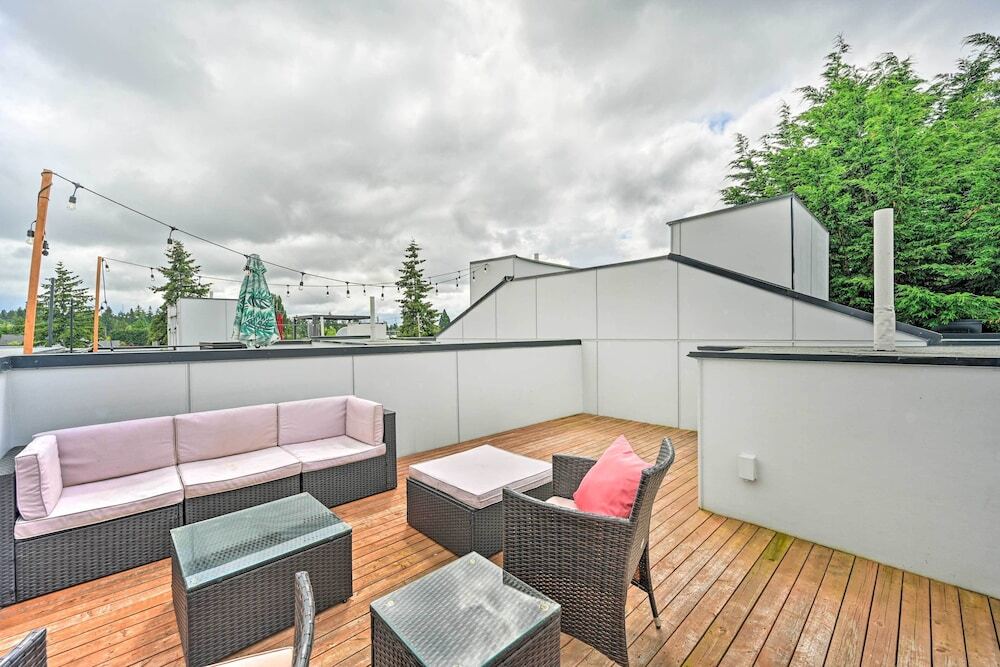 Seattle Townhome: Rooftop Deck 7 Mi to Dtwn — 4-Star Luxury Hotel in Seattle, United States