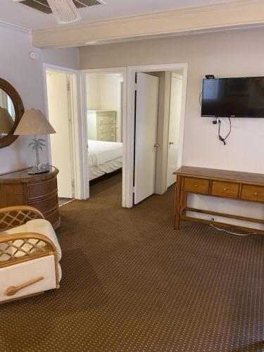 The Admiral Hotel Motel - photo 185