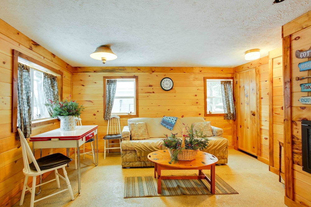Pine Ridge Resort Cabin on Bass Lake with Dock - photo 4
