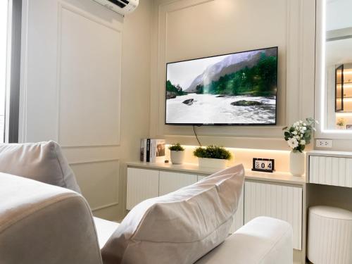 Luxury Skyview 1BR Ultra Fast WiFi Chit Lom