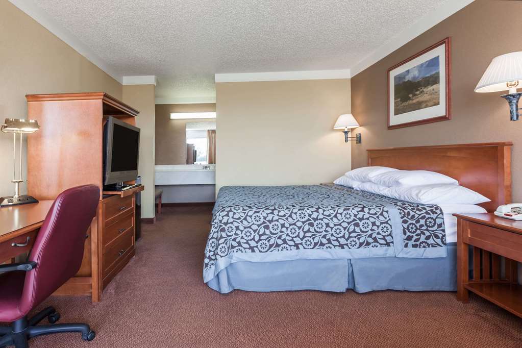 Days Inn by Wyndham Hillsboro TX - photo 6