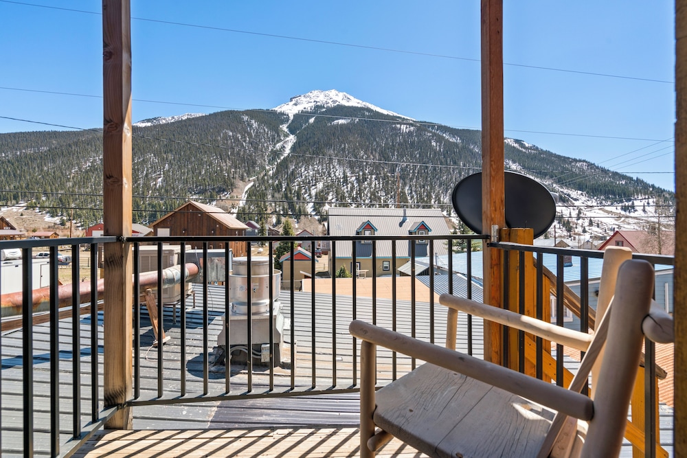 The Bent Elbow Hotel and Restaurant - photo 35