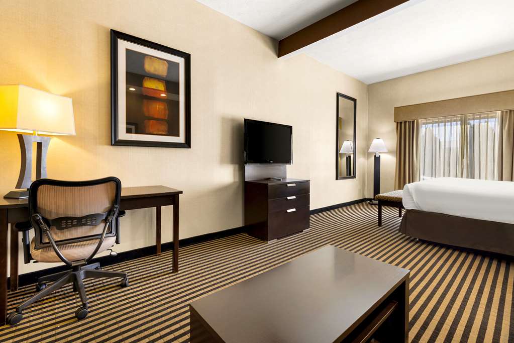 Sonesta Essential Indianapolis Airport - photo 20