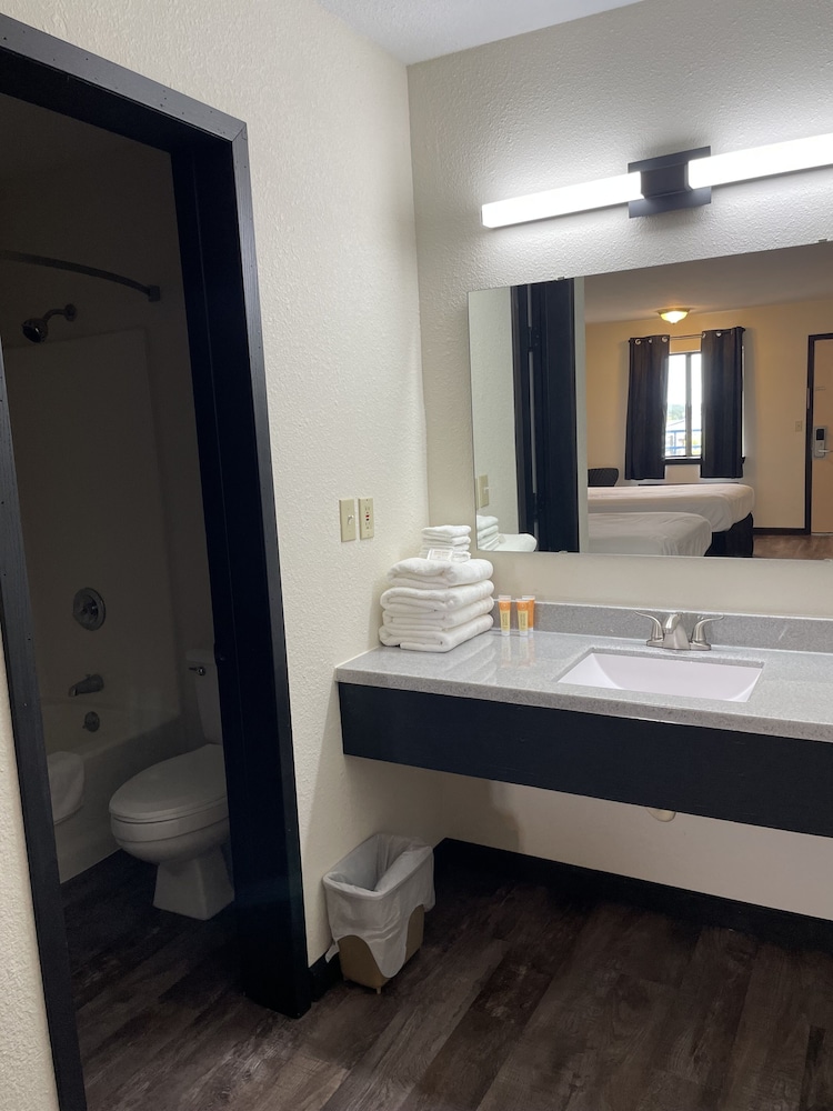 Cactus Inn & Suites - photo 16