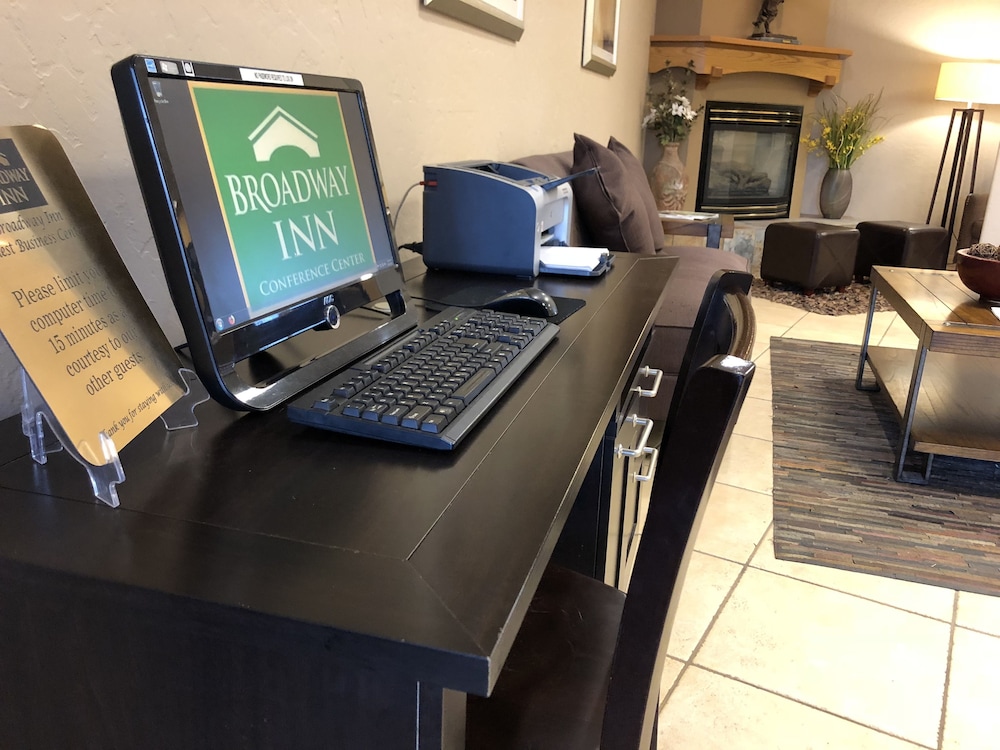 Broadway Inn Conference Center - photo 6