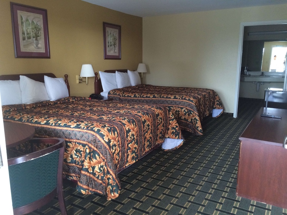 Executive Inn & Suites Schulenburg - photo 6