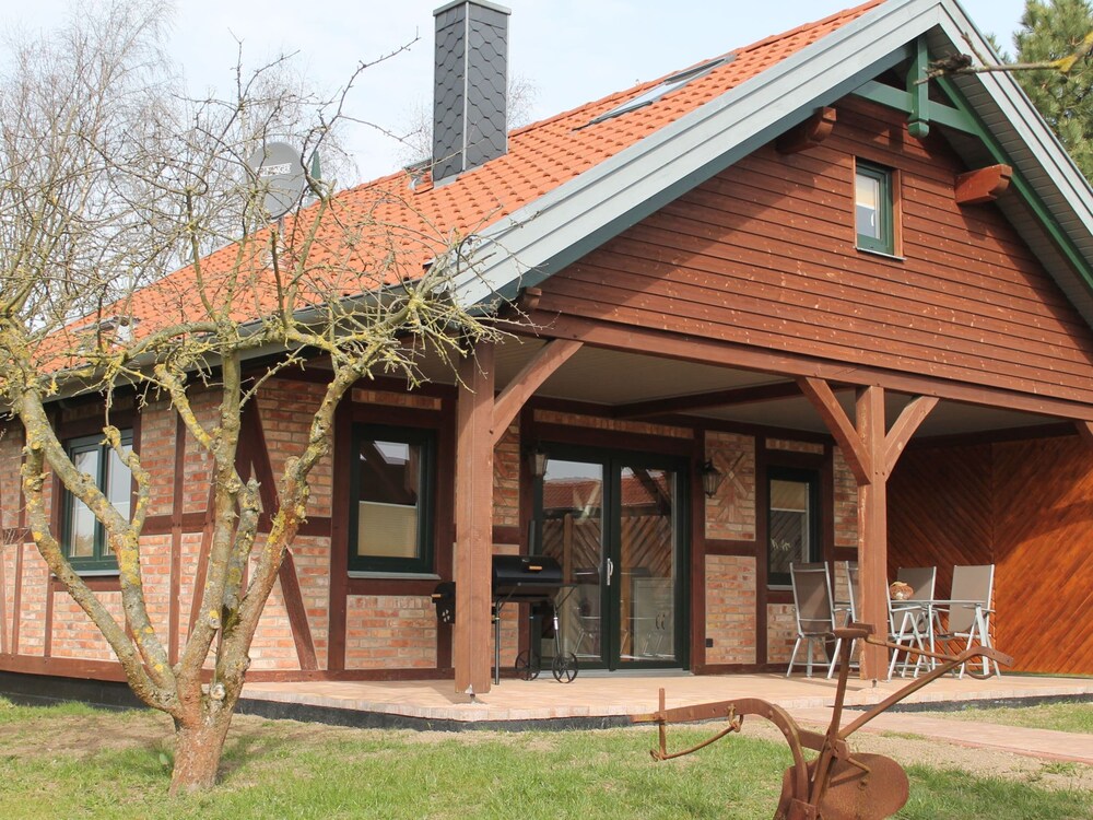 Gemütliches Appartement in Brusow mit Garten — 4-Star Luxury Hotel in Kroepelin, Germany