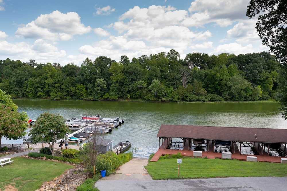 Boardwalk Hotel on Lake Anna by Kasa - photo 56