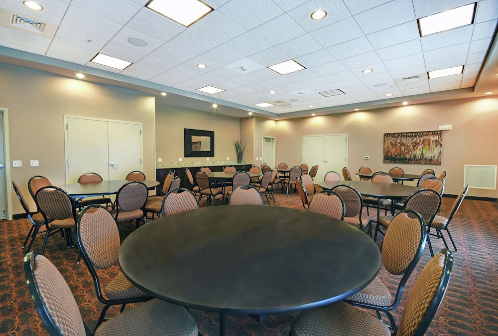 Hampton Inn Beloit - photo 37
