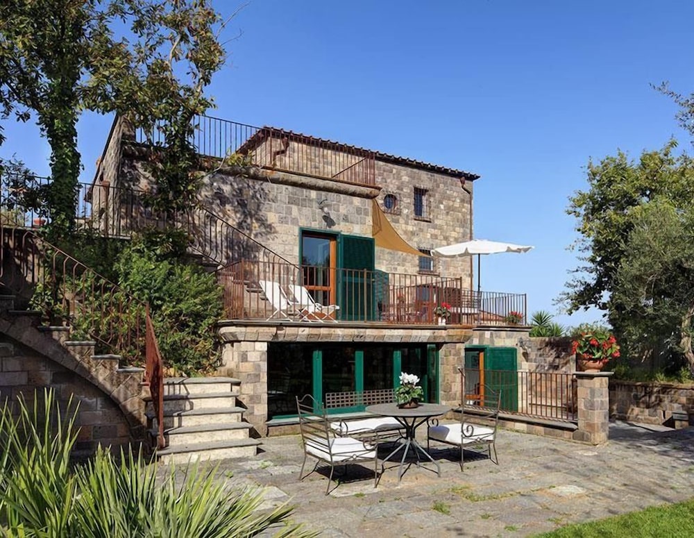 Villa Vesuvio — 4-Star Luxury Hotel in Massa Lubrense, Italy