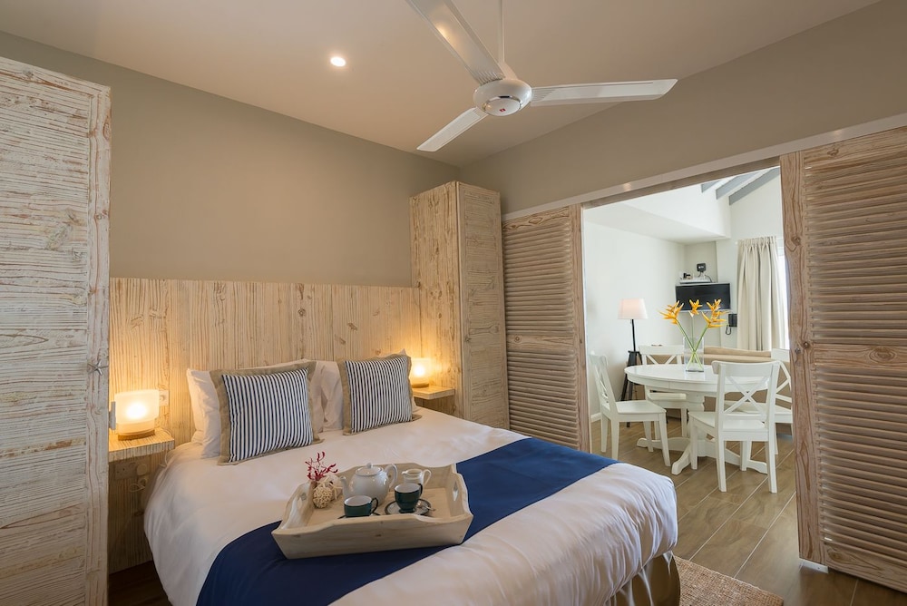 Le Nautique Luxury Beachfront Apartments — Anse Royale — photo 3