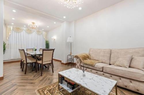 Metro Majesty 5 Bedroom Gem in South Tottenham — 4-Star Luxury Hotel in London, United Kingdom