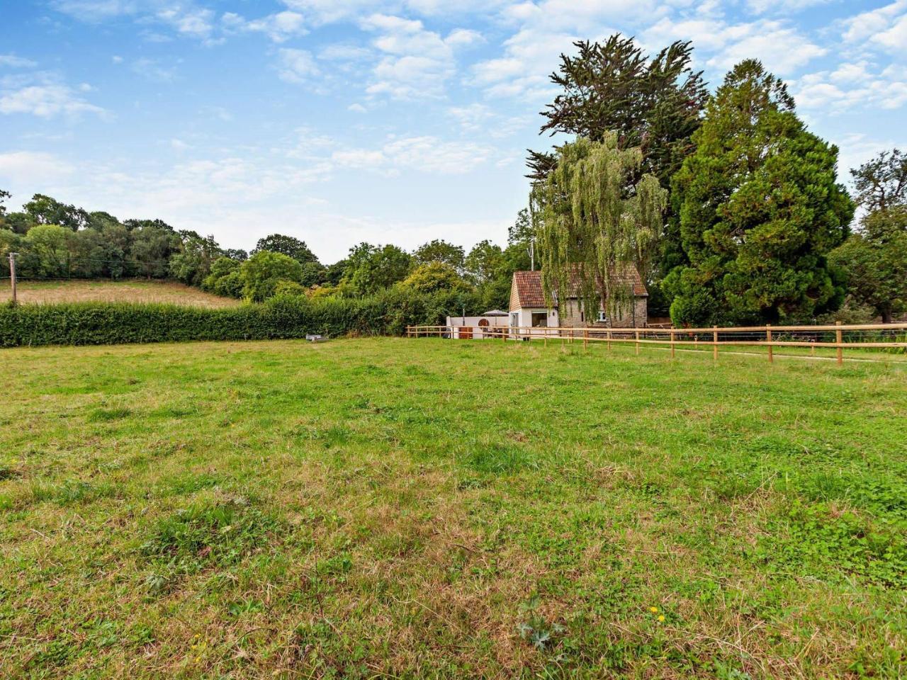 1 Bed in Wedmore oc 95582 pet-friendly hotel Theale