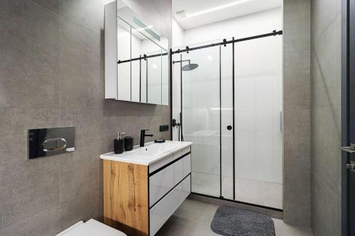 Stylish 3BR Duplex in Avlabari By Wehost