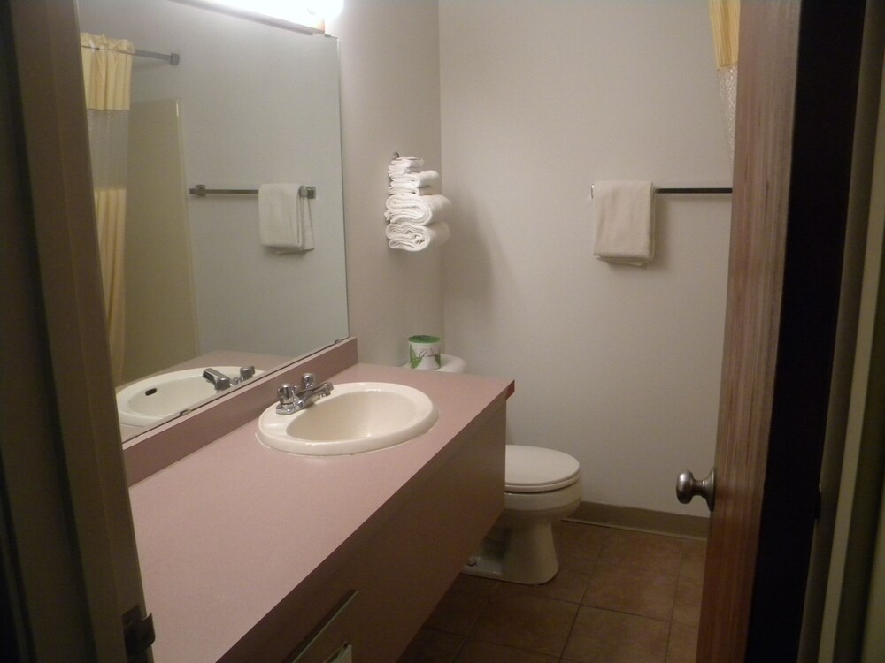 Nisswa Hotel and Suites - photo 36