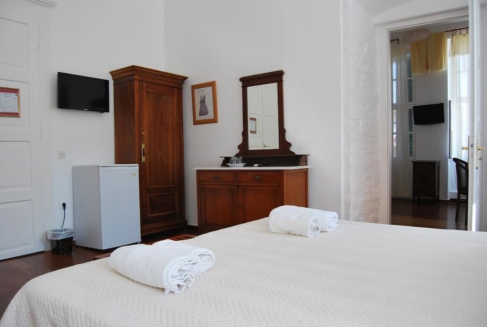 Miranda Hotel — Ydra — photo 3