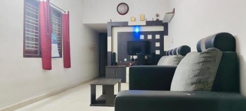 Hillview Homestay — 4-Star Luxury Hotel in Tiruvannamalai, India
