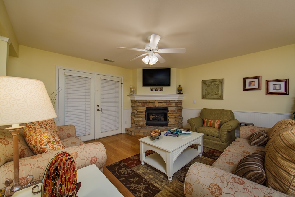 Holiday Inn Club Vacations Holiday Hills Resort Branson by IHG - photo 7