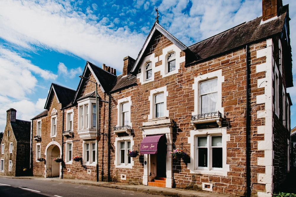 Coorie Inn Restaurant and Rooms — 5-Star Luxury Hotel in Crieff, United Kingdom
