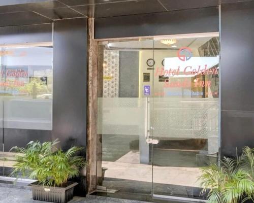 Hotel Golden Sands Inn Aslpha