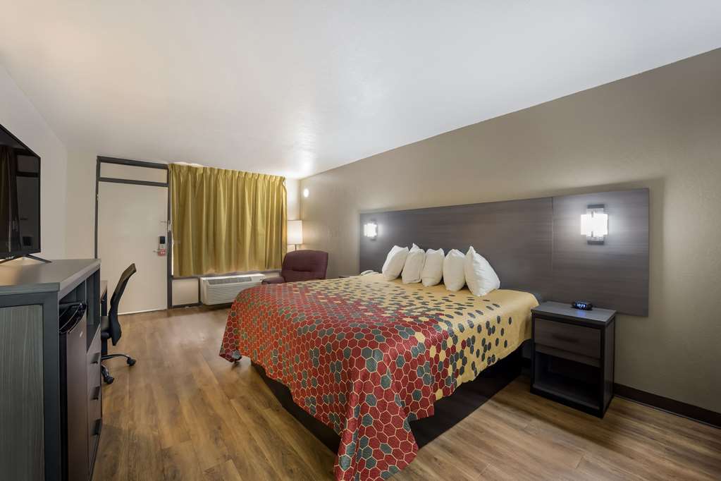 Econo Lodge Live Oak - photo 21
