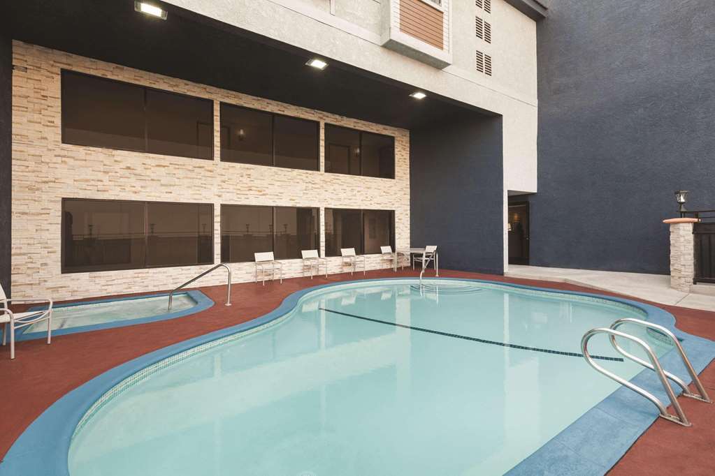 Country Inn & Suites by Radisson Bakersfield CA - photo 11