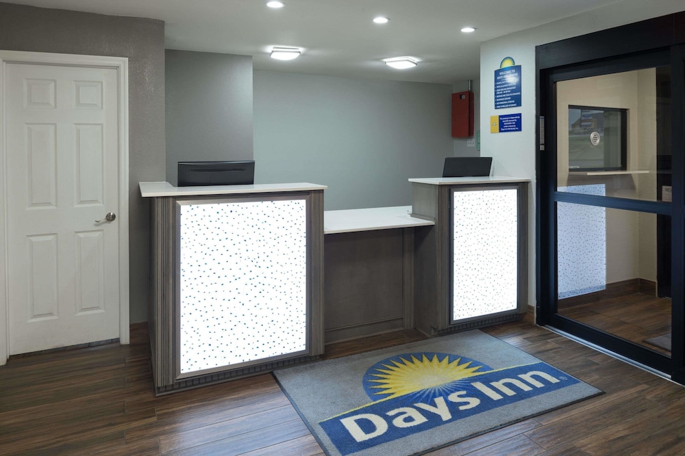 Clarion Pointe Athens I 65 - photo 2