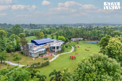 StayVista at Wandering Vines Luxury Farm Escape Sohna in Sohna, India