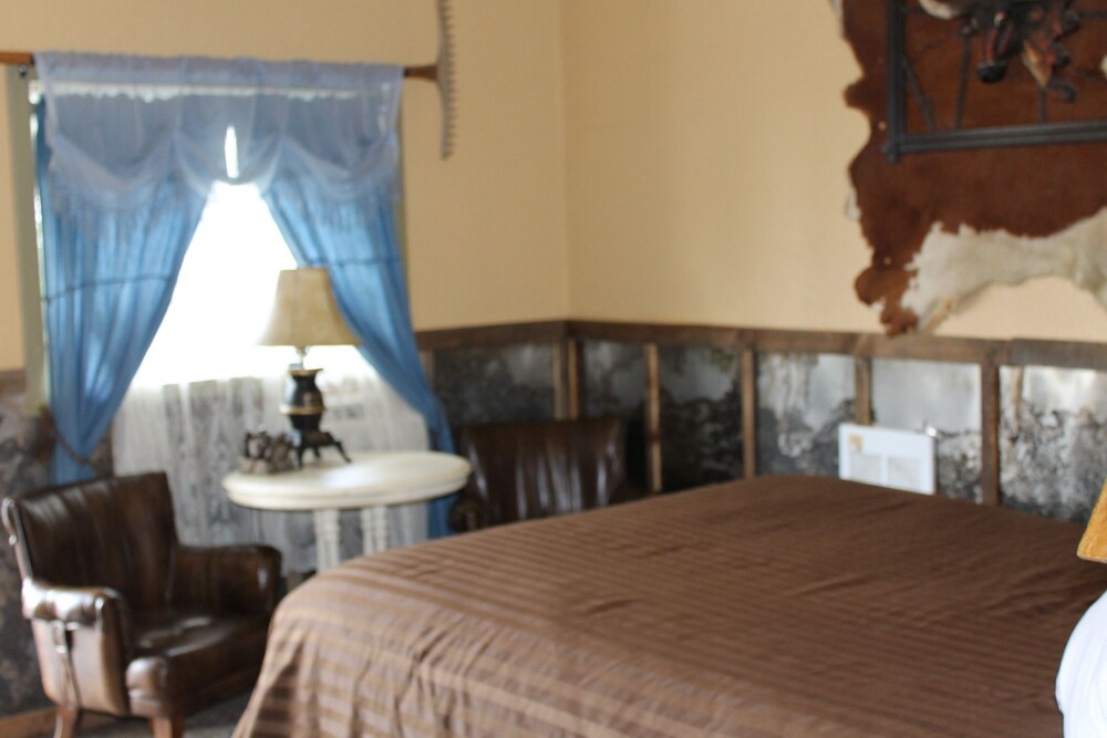 Black Bear Motel - photo 7