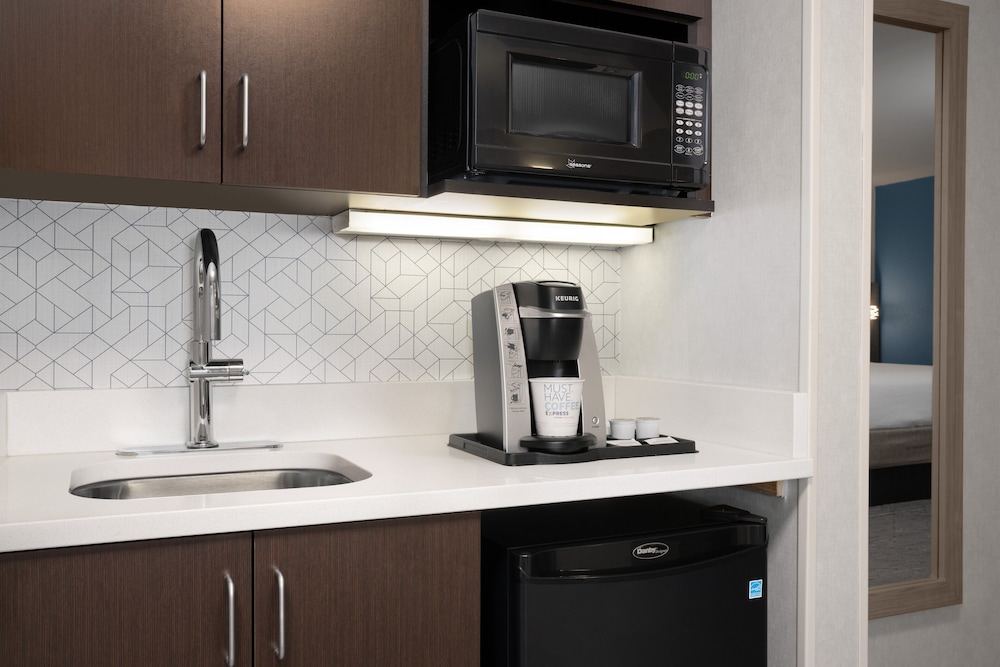 Holiday Inn Express Alexandria Fort Belvoir - photo 25