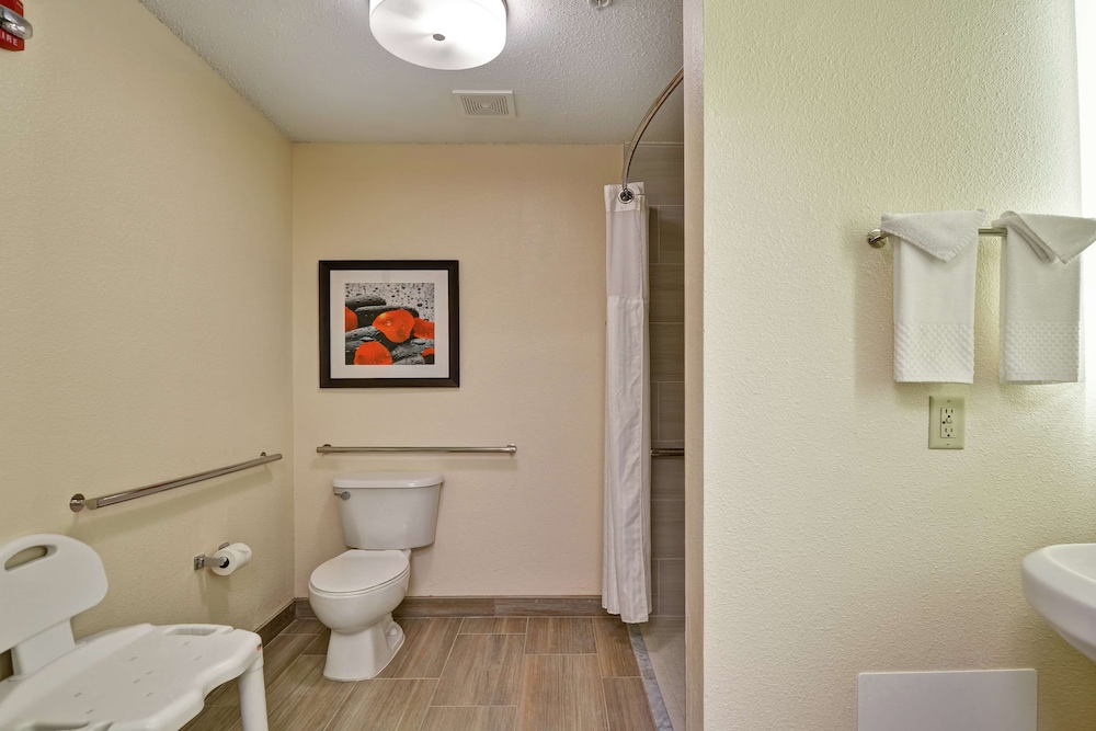 Doubletree by Hilton Hattiesburg MS - photo 29