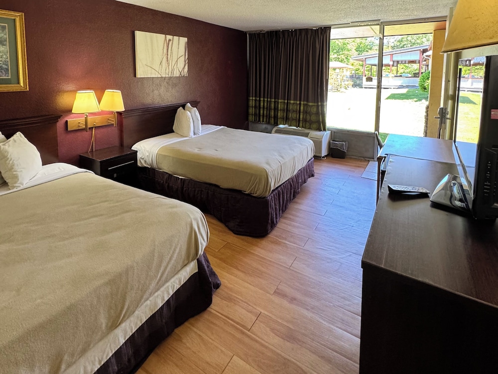 Budgetel Inn Phenix City - photo 19