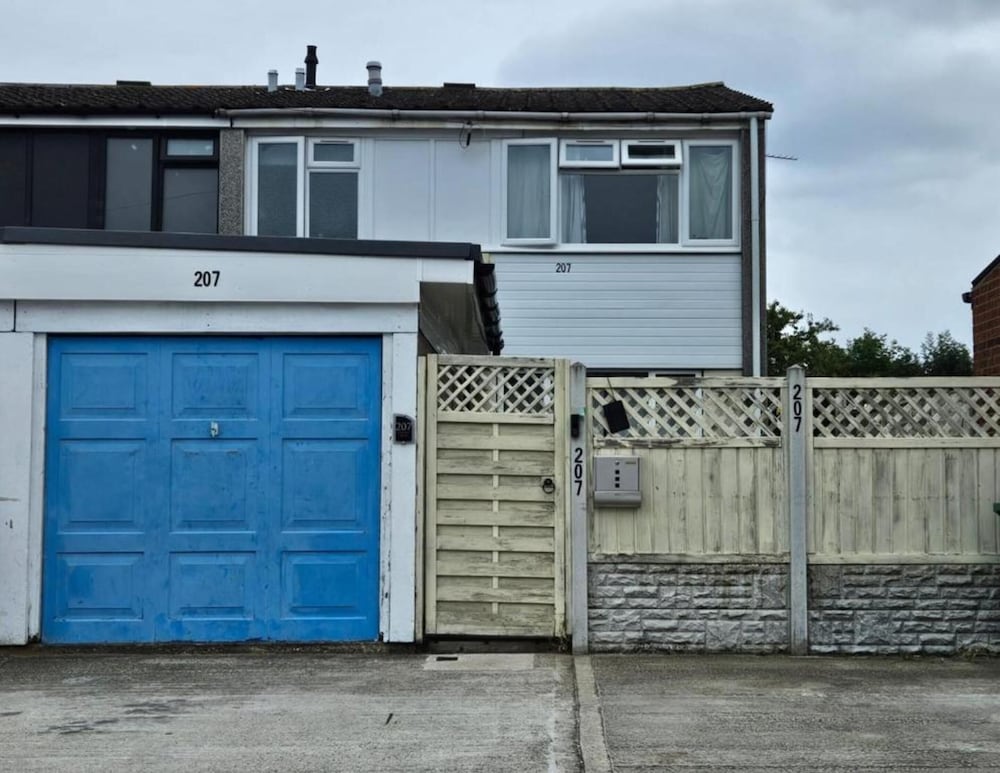 Snoozeden Chalvey Free Parking Near M4 J6 — Slough