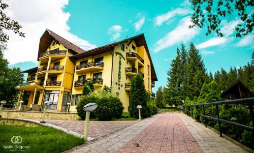 Pensiunea Vanatorul — 4-Star Luxury Hotel in Vatra Dornei, Romania