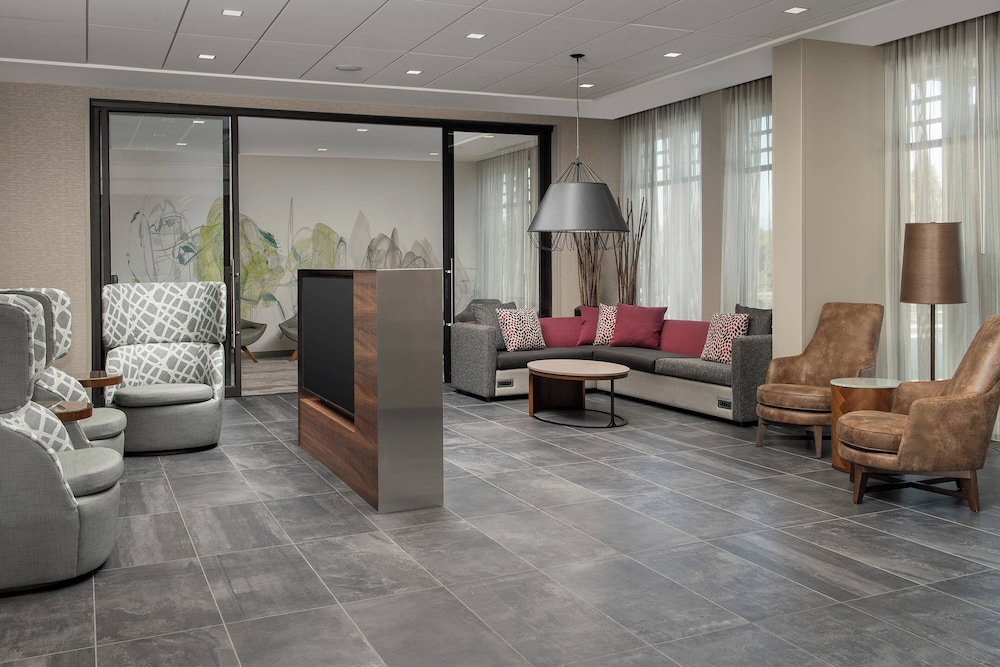 Courtyard by Marriott Portland East - photo 4