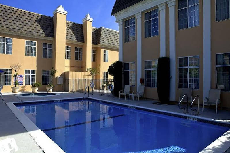 Best Western Plus San Pedro Hotel & Suites - photo 24