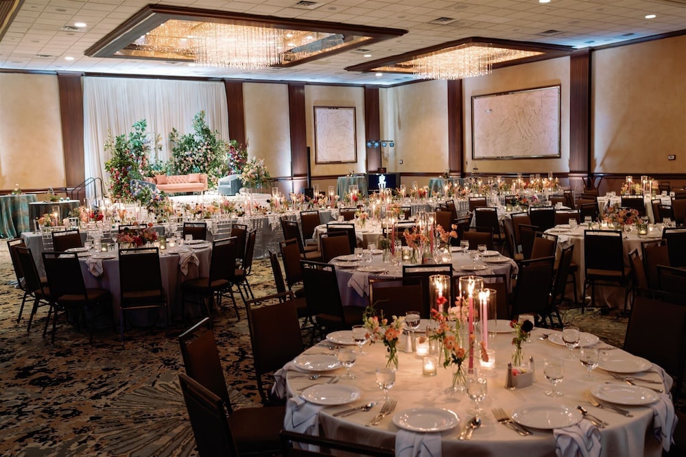 Crowne Plaza Knoxville Downtown University by IHG - photo 55