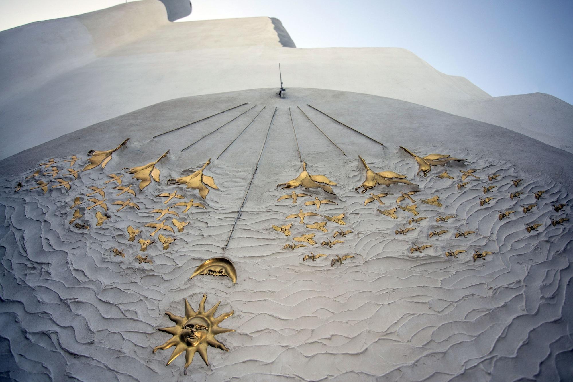 Aura Caves - carbon neutral hotel in Fira